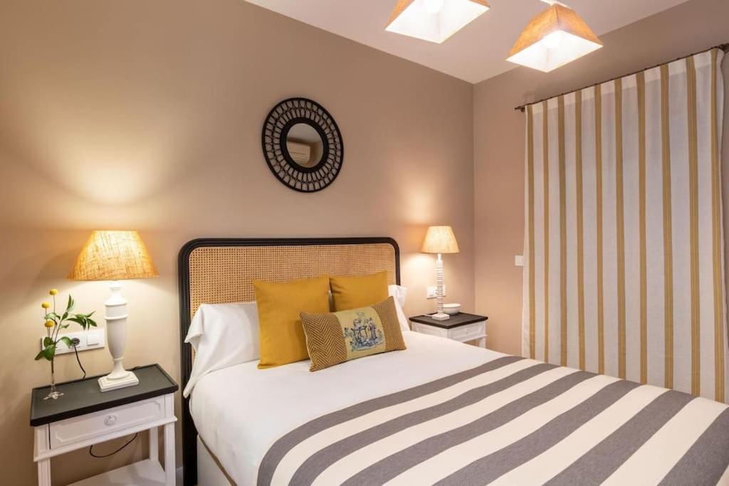 Plaza Nueva Deluxe Suite By Valcambre Севиля Екстериор снимка